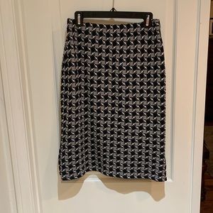 St. John black and white patterned skirt size 8.